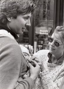 Susan Sarandon, Franco Amurri and daughter, Eva Maria 1985, NY.jpg